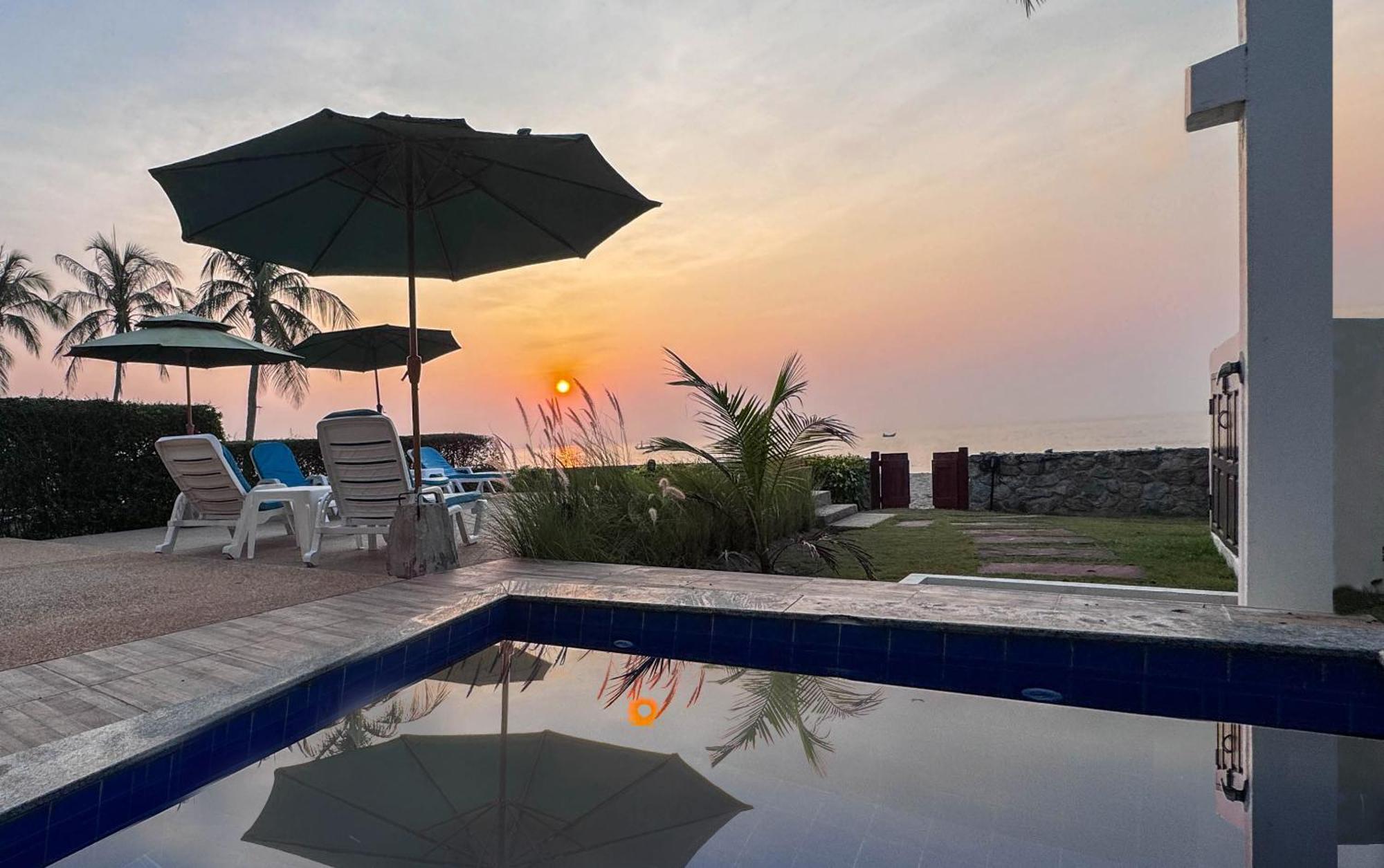 Absolute Beachfront Villa Ban Huai Yang Esterno foto